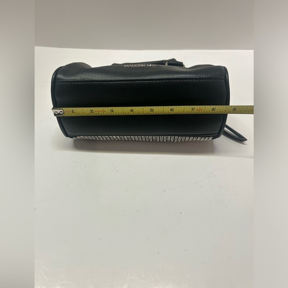 Madden NYC Women's Crystal Barrel Bag. No body strap comes with this bag.‎ - Picture 6 of 14